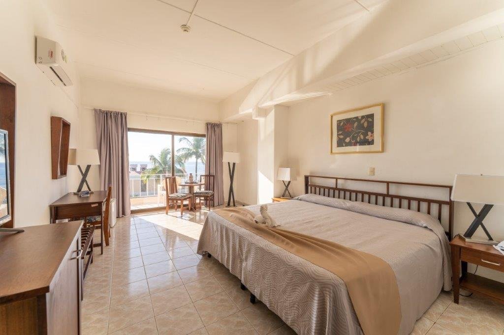 Faro Luna guest room