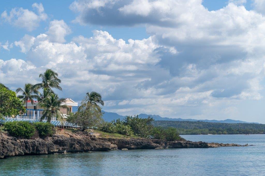Faro Luna coastline view