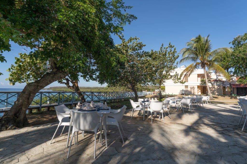 Faro Luna outdoor dining
